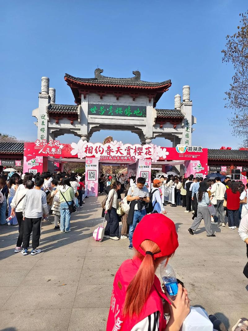 武汉休闲好去处大揭秘！东湖宁静、户部巷热闹，你想去哪？